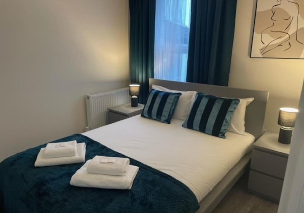 2 Bedroom Serviced Apartment # Londres Exterior foto