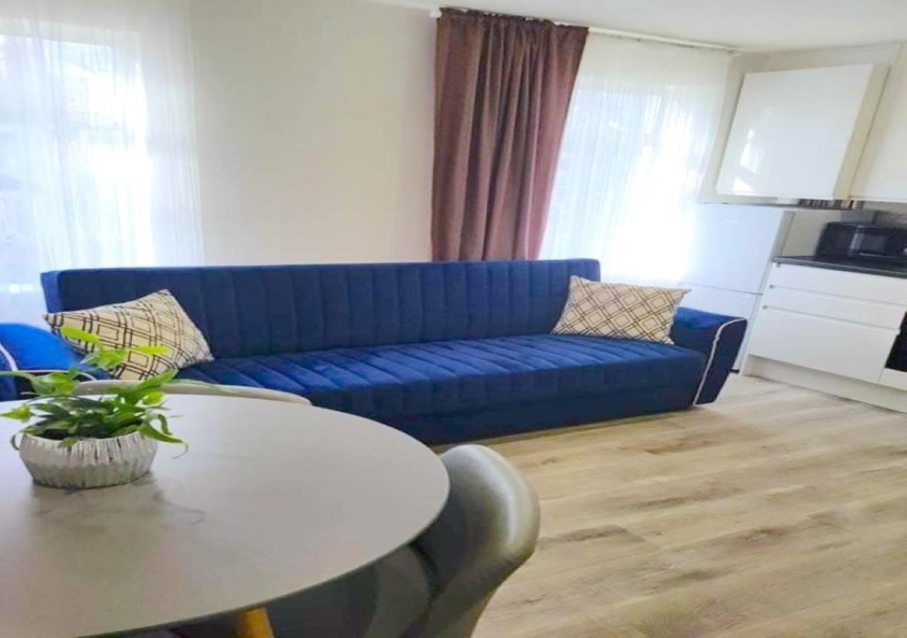 2 Bedroom Serviced Apartment # Londres Exterior foto